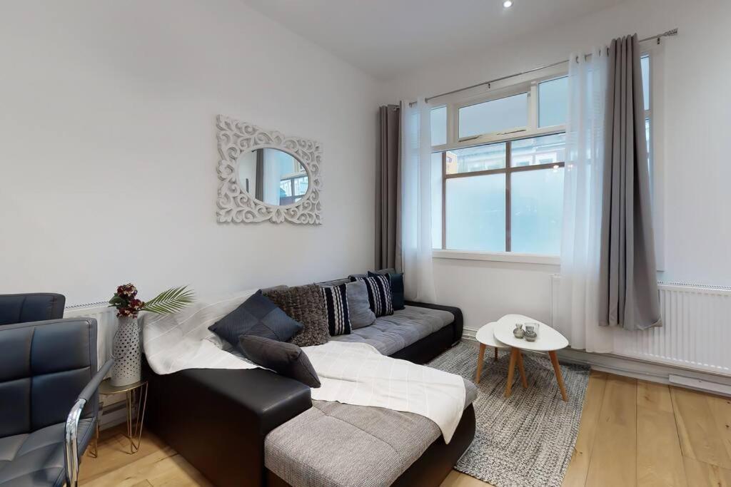 Lovely 2 Bedroom Apartment Near Highgate Station London Exteriör bild